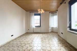 Stadtvilla mit 2 Wohneinheiten mit Garten, 3 Garagen und viel Potential – Ostalbkreis – Vorschaubild 12
