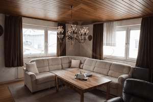 Zweifamilienhaus mit vielseitiger Nutzung und Ausbaupotenzial – Die vollständige Adresse der Immobilie erhältst du vom Anbieter., 72393 Burladingen – Vorschaubild 2