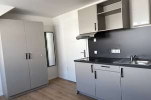 Helles, zentral gelegenes Studentenappartement, Erstbezug, Dachterrasse (Gemeinschaftsnutzung)  – Gabelsbergerstraße 20, 91052 Stubenloh, Erlangen – Vorschaubild 4