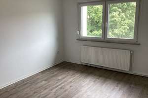 Neu modernisierte Wohnung mit Duschbad und Vinyl-Designboden – Sibeliusweg 7, 30655 Groß-Buchholz, Hannover – Vorschaubild 4