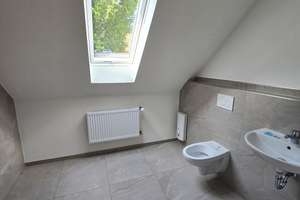 Großzügige 4-Zimmer-Dachgeschosswohnung mit Balkon und Gartennutzung in Koblenz-Asterstein – Die vollständige Adresse der Immobilie erhältst du vom Anbieter., 56077 Asterstein, Koblenz – Vorschaubild 7