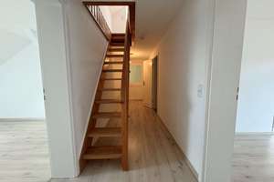 Helle 3,5-Zimmermaisonettewohnung mit neuem Bad und Dachterrasse! – Zschopauer Straße 142, 9126 Bernsdorf, Chemnitz – Vorschaubild 14