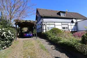 Langenfeld-Wiescheid! Charmantes Fachwerkhaus mit großem Grundstück und Carport. – Mettmann (Kreis) – Vorschaubild 1