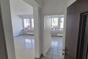 RESERVIERT:Helles Appartement mit Aufzug im Haus