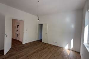 Nicht jede Wohnung verändert den Alltag. Neues Wohngefühl in Köln-Braunsfeld durch Kernsanierung – Die vollständige Adresse der Immobilie erhältst du vom Anbieter., 50933 Braunsfeld, Köln – Vorschaubild 13