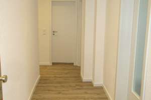 * * *ERSTBEZUG nach Instandsetzung - GROSSZÜGIG wohnen in BELIEBTER Wohnanlage* * * – Kirchhoffstraße 5, 9117 Siegmar, Chemnitz – Vorschaubild 2