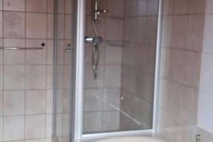 Gepflegte  Maisonette- Wohnung mit drei Zimmern sowie Balkon und Einbauküche in Rheinhausen – Uhlandweg 6, 68794 Oberhausen-Rheinhausen – Vorschaubild 5