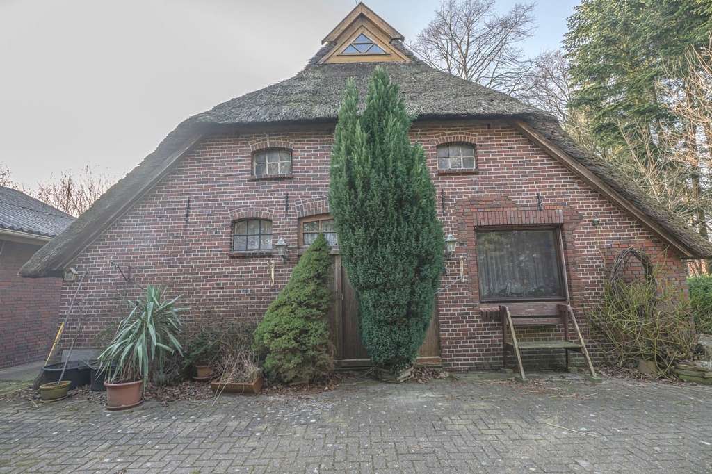 Immobilie in Jade - Landhaus mit Reetdach in traumhafter Lage - Bild 3