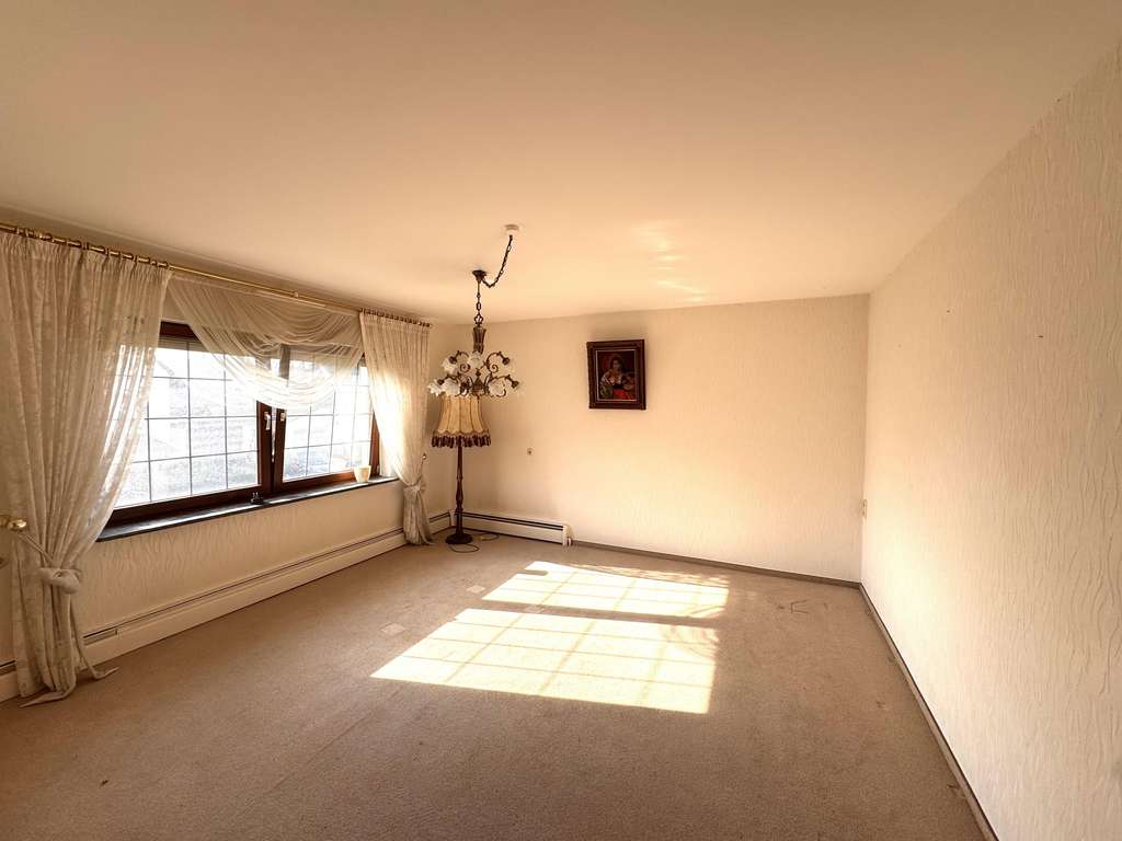 Immobilie in Steinebach an der Wied - „Hier beginnt Zuhause – großzügiges Einfamilienhaus mit Herz und Potenzial“ - Bild 4