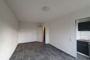 geräumige 1-Zimmer-Wohnung mit Balkon in Köln Niehl – Feldgärtenstr. 77, 50735 Niehl, Köln – Vorschaubild 2