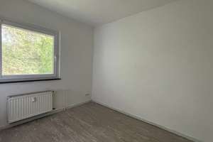 Helle 3,5-Zimmer-Wohnung mit Balkon. 1 Monat kaltmietfrei! – Keplerstraße 86, 45147 Holsterhausen, Essen – Vorschaubild 3