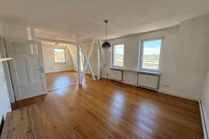 Lichtdurchflutete 4-Zimmer-Wohnung mit Balkon, Garage & Einbauküche in der Südweststadt