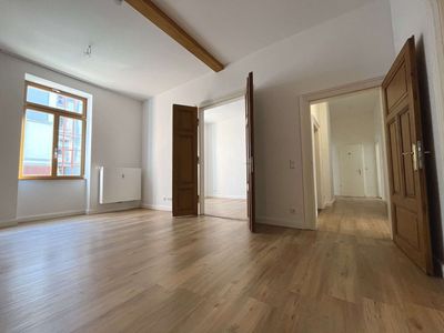 Sanierte Stilaltbauwohnung mit 4 Zimmern, Balkon & Einbauküche