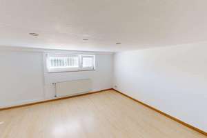Sehr gepflegtes EFH mit Garten und 2 Garagen in ruhiger Top-Lage – Hochstraße 9, 65558 Gückingen – Vorschaubild 33