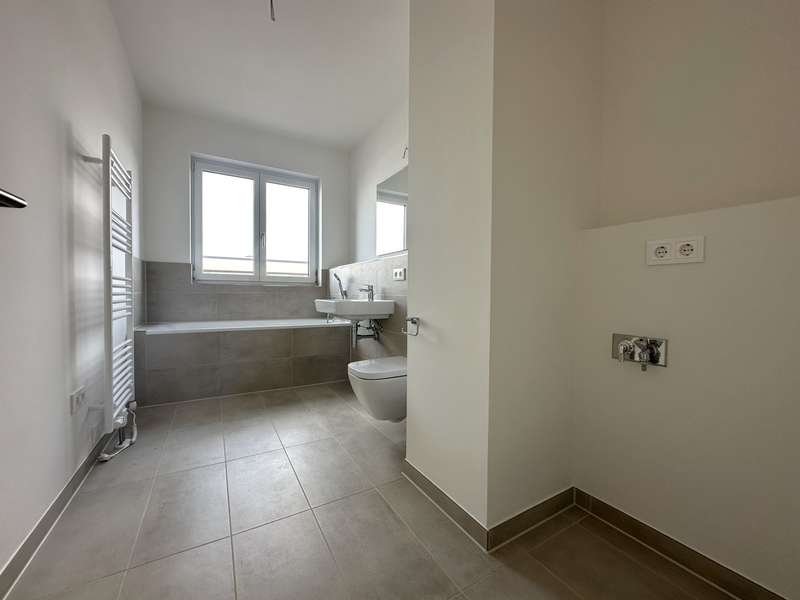 **Erstbezug** Große 5-Raum-Wohnung mit Dachterrasse in Dresden-Friedrichstadt - Photo 4