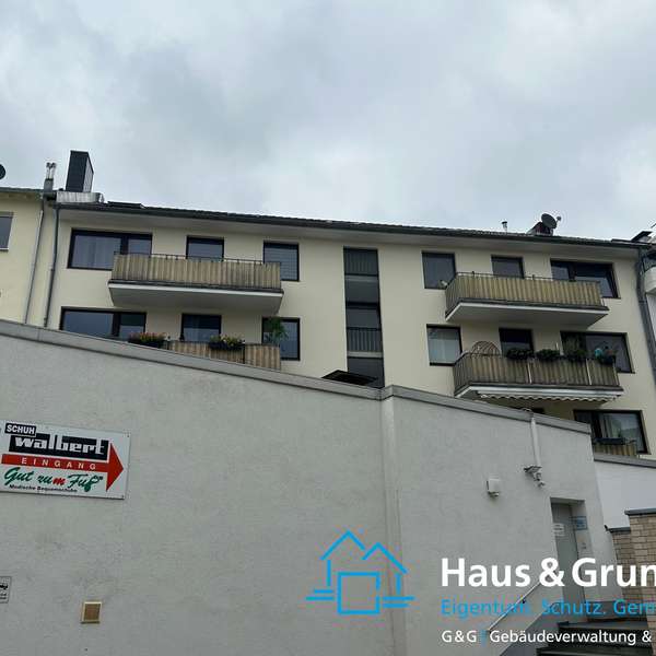 *** Attraktives u. solides Mehrfamilienhaus - mit Garagen - Aachener Innenstadt ***