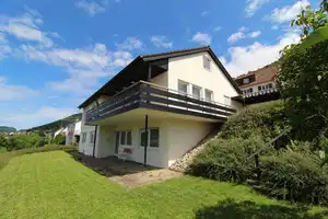 Großes gepflegtes Wohnhaus in bester Wohnlage zu vermieten! – Zollernalbkreis – Vorschaubild 1