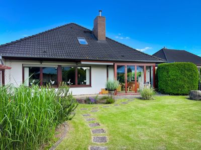 Großes Architektenhaus in Fredenberg als Ein- und Zweifamilienhaus nutzbar, mit Keller und Garage