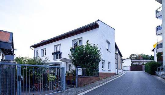 Bild von Immobilien-Ensemble in Eschborn: Mehrfamilienhaus & Einfamilienhaus mit stabilen Mieteinnahmen