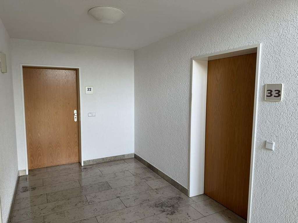 Immobilie in Meuselwitz - Südlich von Leipzig: Helle Zweiraumwohnung mit Südbalkon und Tiefgaragenstellplatz - Bild 1