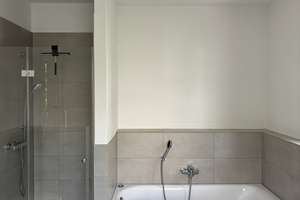 Exklusive 4-Zimmer-Whg. ca. 133 m², Sonnenbalkon, 2 Bäder, Aufzug, ruhige Rheinnähe in Plittersdorf – Die vollständige Adresse der Immobilie erhältst du vom Anbieter., 53173 Plittersdorf, Bonn – Vorschaubild 7