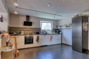 Umfangreich saniertes Wohnhaus mit ca. 260 m² Wohnfläche in ruhiger Ortsrandlage - Memmelsdorf - OT – Die vollständige Adresse der Immobilie erhältst du vom Anbieter., 96117 Memmelsdorf – Vorschaubild 5