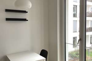 Möblierte Wohnung mit Balkon direkt an der East Side Gallery – ruhig zum Innenhof – Mühlenstraße 20, 10243 Friedrichshain, Berlin – Vorschaubild 2