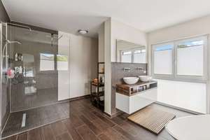 Kampa Traumhaus in Potsdam – 8 Zimmer, großer Garten, Garage, Fussbodenheizung & Energieeffizienz A+ – Die vollständige Adresse der Immobilie erhältst du vom Anbieter., 14476 Groß Glienicke, Potsdam – Vorschaubild 24