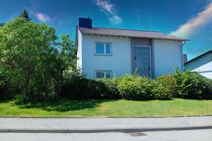 Landstuhl-Atzel - Geräumiges Einfamilienhaus mit Garage und gepflegter Gartenanlage  – Die vollständige Adresse der Immobilie erhältst du vom Anbieter., 66849 Landstuhl – Vorschaubild 3
