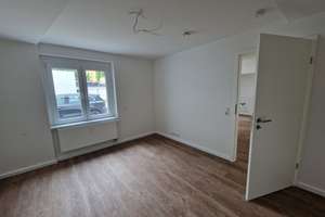 Kernsanierte 2-Zimmer-Wohnung mit großflächiger Terrasse inmitten von Köln-Braunsfeld! – Die vollständige Adresse der Immobilie erhältst du vom Anbieter., 50933 Braunsfeld, Köln – Vorschaubild 2