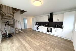 Geräumige und helle 5-Zimmer-Maisonette-Wohnung mit Balkon und Stellplatz – Die vollständige Adresse der Immobilie erhältst du vom Anbieter., 70599 Birkach-Süd, Stuttgart – Vorschaubild 3