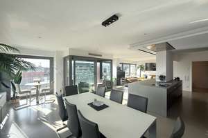 Kranhaus, hochwertig ausgestattete 2-Zimmer-Wohnung mit zwei Bädern und Balkonen sowie Stellplatz – Im Zollhafen 12, 50678 Altstadt/Süd, Köln – Vorschaubild 2