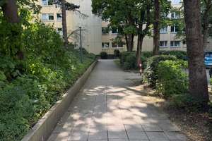 Provisionsfrei! Stilvoll modernisierte 3,5-Zimmer-Wohnung mit Balkon und hervorragenden Mieteinnahme – Die vollständige Adresse der Immobilie erhältst du vom Anbieter., 80993 Alt-Moosach, München – Vorschaubild 13