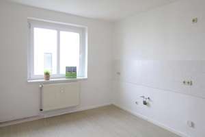 3 Zimmer, 65 m², Sanierung beginnt: Ihr neues Zuhause in Stadtfeld-West – 39110 Stadtfeld West, Magdeburg – Vorschaubild 1