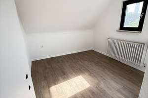 Familien! Freistehendes und modernisiertes Einfamilienhaus in attraktiver Wohnsiedlung! – Die vollständige Adresse der Immobilie erhältst du vom Anbieter., 40472 Rath, Düsseldorf – Vorschaubild 12