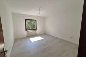 Nähe Brüderkrankenhaus:  Etagenwohnung mit 4 Zimmern, Küche, Bad, 100 m², Gartennutzung – Peter-Friedhofen-Straße 6, 54292 Nord, Trier – Vorschaubild 3