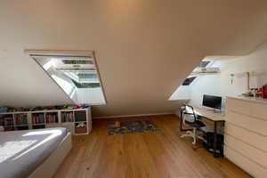 ARCHITEKTUR TRIFFT NATUR im exklusiven Zuhause mit Dachstudio, PV-Anlage und traumhaftem Garten – Ludwigsburg (Kreis) – Vorschaubild 30
