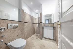 Zwei Welten unter einem Dach – repräsentative Maisonette mit separater Einheit im Zooviertel – Die vollständige Adresse der Immobilie erhältst du vom Anbieter., 40239 Düsseltal, Düsseldorf – Vorschaubild 9