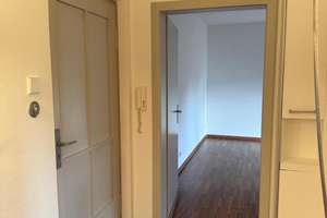Stilvolle 1-Zimmer-Stadtwohnung in begehrter Toplage am Hölderlinplatz – 70174 Relenberg, Stuttgart – Vorschaubild 2