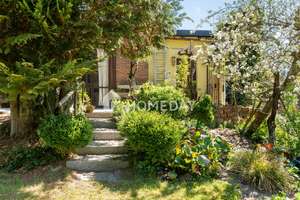 Gartenidylle trifft Wohnkomfort: Familienfreundliches Reihenhaus mit 6 Zimmern in Regensburg
 – 93057 Konradsiedlung-Wutzlhofen, Regensburg – Vorschaubild 4