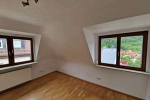 2,5-Zimmer-DG-Wohnung mit EBK in Stuttgart-Süd/Heslach – Die vollständige Adresse der Immobilie erhältst du vom Anbieter., 70199 Südheim, Stuttgart – Vorschaubild 2