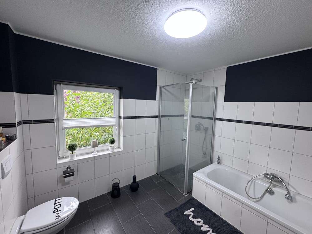 Immobilie in Bergen auf Rügen - Ihr neues Familienparadies auf Rügen: Doppelter Wohn(t)raum mit Charme und Platz! - Bild 5