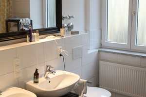 *Neuhausen* -Wohnen in hochwertig saniertem Altbau- 3 Zimmer Wohnung mit Balkon – München – Vorschaubild 9