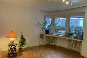Zentrumsnah und ruhig, süßes Apartment im 2. OG, Parkett