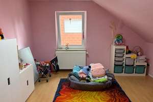 „Ideal für einen Handwerker“
Freistehendes  Einfamilienhaus mit Altbau-Charme in 47228 Duisburg – Die vollständige Adresse der Immobilie erhältst du vom Anbieter., 47228 Bergheim, Duisburg – Vorschaubild 14