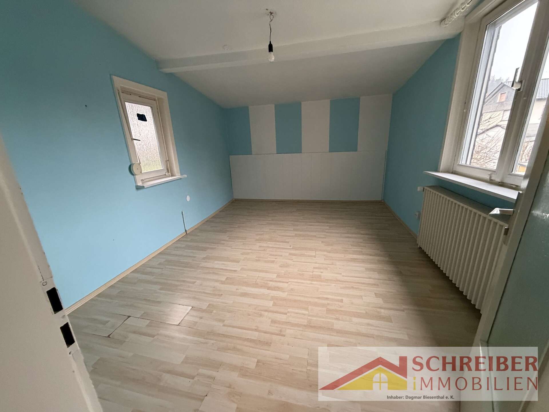 Immobilie in Biedenkopf - Großes Ein- / Zweifamilienhaus mit 3 Garagen in Biedenkopf - Wallau zu verkaufen - Bild 9