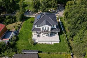 Repräsentatives Familienhaus in Falkensee – hochwertig und elegant – Die vollständige Adresse der Immobilie erhältst du vom Anbieter., 14612 Falkensee – Vorschaubild 2
