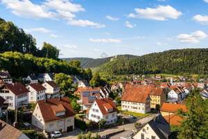 ** Einfamilienhaus mit Einliegerwohnung in herrlicher Aussichtslage ** – Die vollständige Adresse der Immobilie erhältst du vom Anbieter., 89143 Blaubeuren – Vorschaubild 1