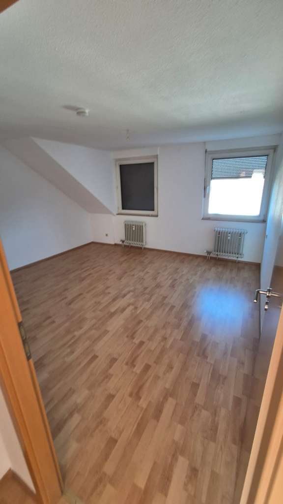 Immobilie in Holzgerlingen - Sehr schöne 3 Zi. Whg. in guter und ruhiger Lage mit großem Balkon - Bild 4