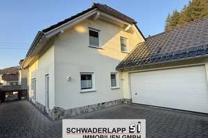 Gepflegtes Wohnhaus in zweiter Reihe – ideal für die kleine Familie – Die vollständige Adresse der Immobilie erhältst du vom Anbieter., 56337 Arzbach – Vorschaubild 1